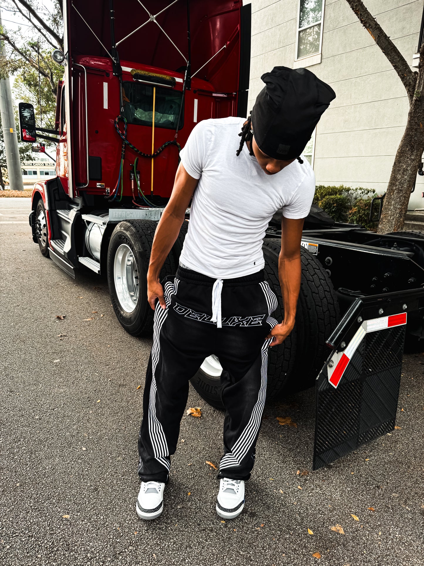 Black Deluxe Sweats